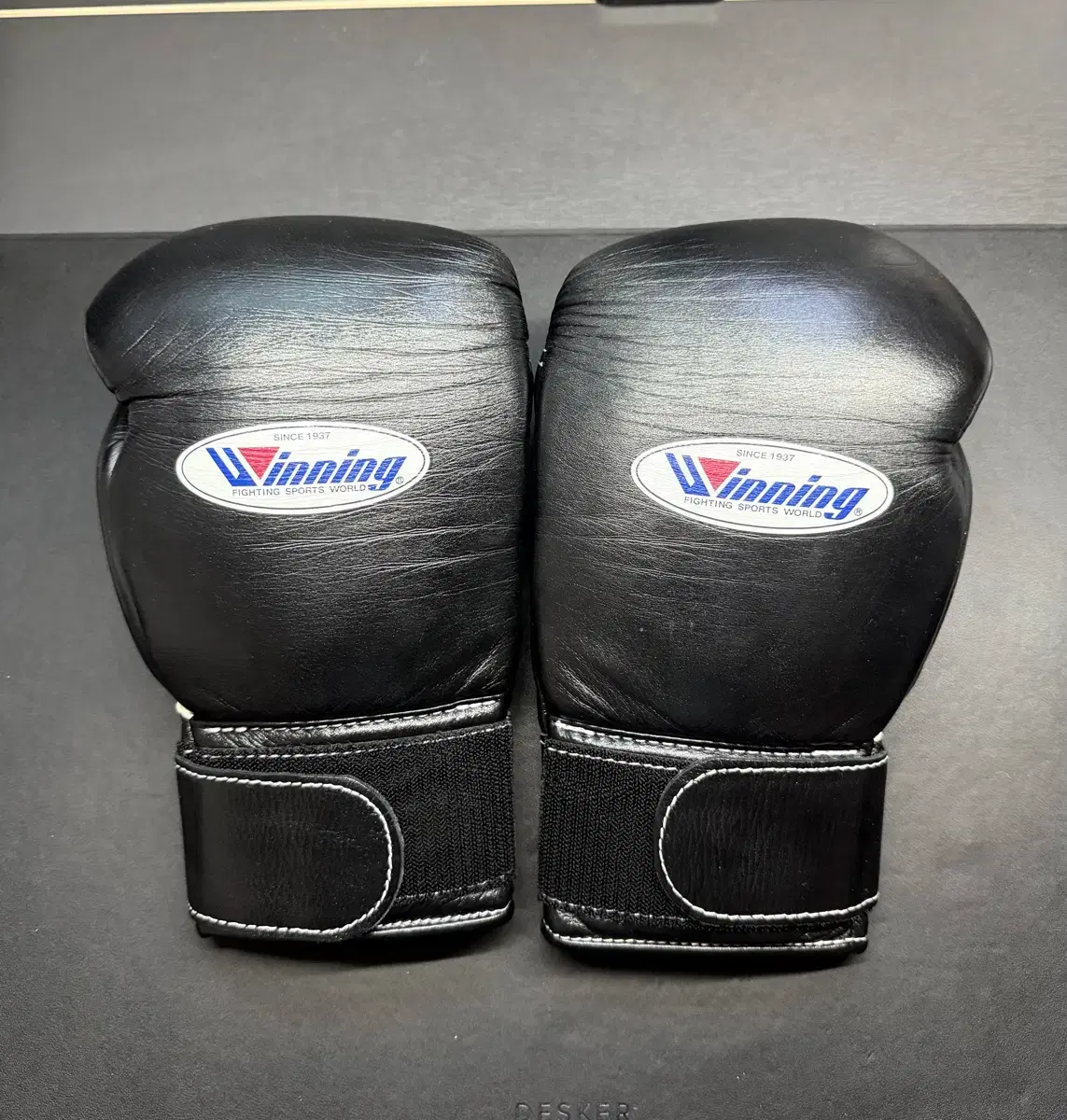 Winning ボクシンググローブ 10 oz 黒 Winning Lace-up Boxing Gloves - Black – WJapan Boxing